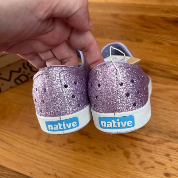 NWT Girls Native Juniper Bling size 2 - Picture 1 of 5